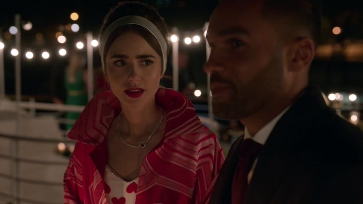 Emily_in_Paris_S02E05_WEBRip_x264-ION10_2492.jpg