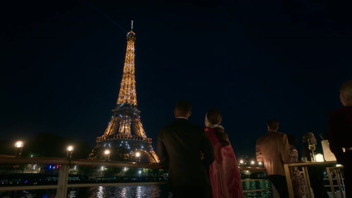 Emily_in_Paris_S02E05_WEBRip_x264-ION10_2518.jpg Emily_in_Paris_S02E05_WEBRip_x264-ION10_2518.jpg