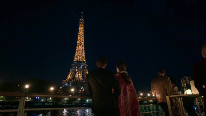 Emily_in_Paris_S02E05_WEBRip_x264-ION10_2521.jpg Emily_in_Paris_S02E05_WEBRip_x264-ION10_2521.jpg