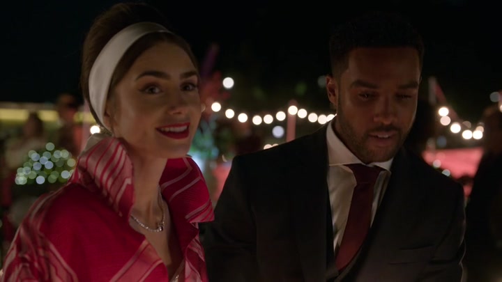 Emily_in_Paris_S02E05_WEBRip_x264-ION10_2530.jpg