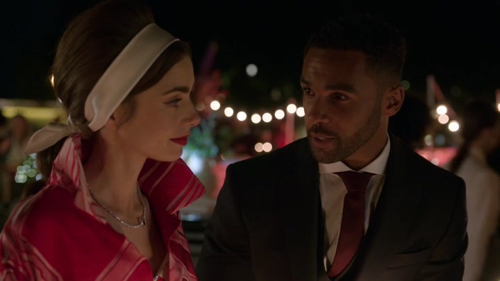 Emily_in_Paris_S02E05_WEBRip_x264-ION10_2539.jpg
