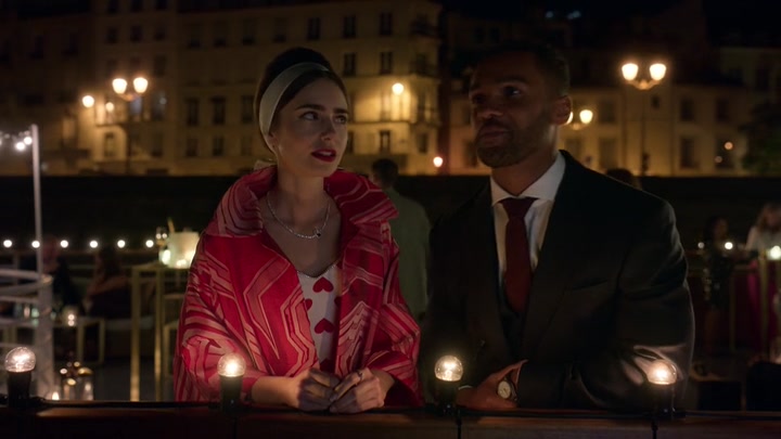 Emily_in_Paris_S02E05_WEBRip_x264-ION10_2548.jpg