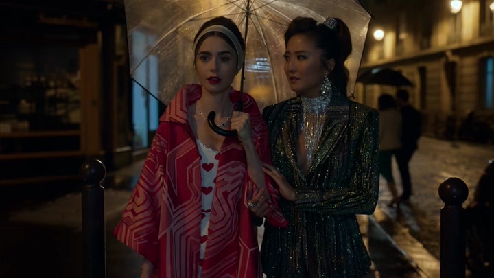 Emily_in_Paris_S02E05_WEBRip_x264-ION10_2576.jpg