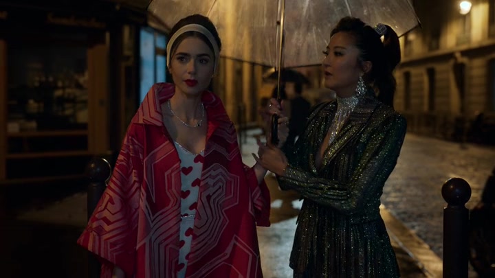 Emily_in_Paris_S02E05_WEBRip_x264-ION10_2583.jpg