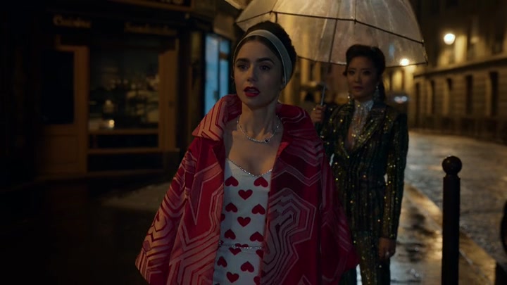 Emily_in_Paris_S02E05_WEBRip_x264-ION10_2594.jpg