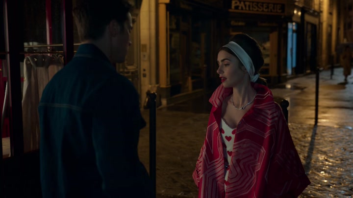 Emily_in_Paris_S02E05_WEBRip_x264-ION10_2623.jpg