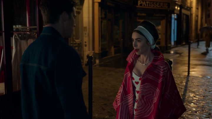 Emily_in_Paris_S02E05_WEBRip_x264-ION10_2625.jpg