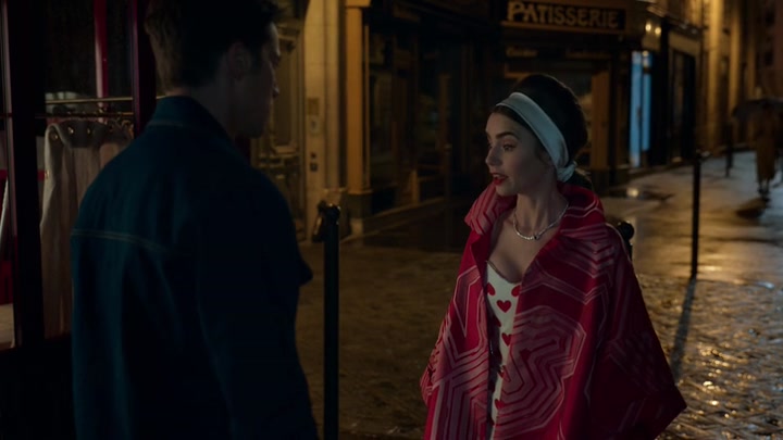 Emily_in_Paris_S02E05_WEBRip_x264-ION10_2627.jpg