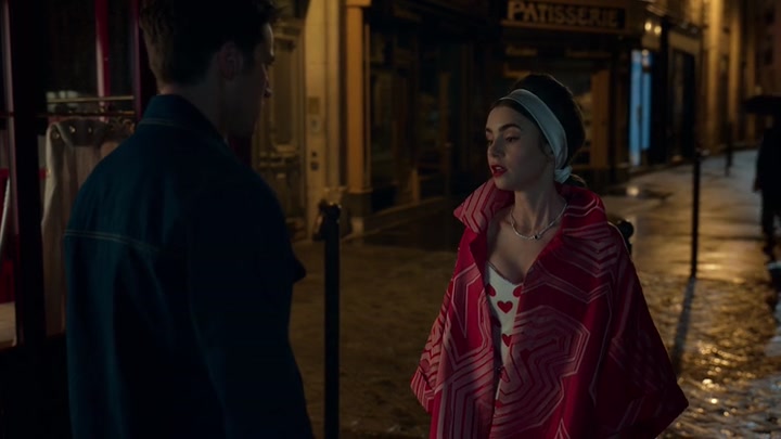 Emily_in_Paris_S02E05_WEBRip_x264-ION10_2632.jpg