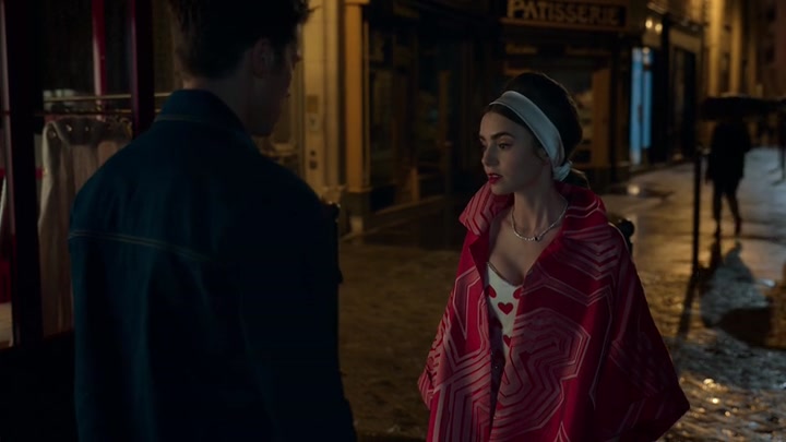 Emily_in_Paris_S02E05_WEBRip_x264-ION10_2634.jpg
