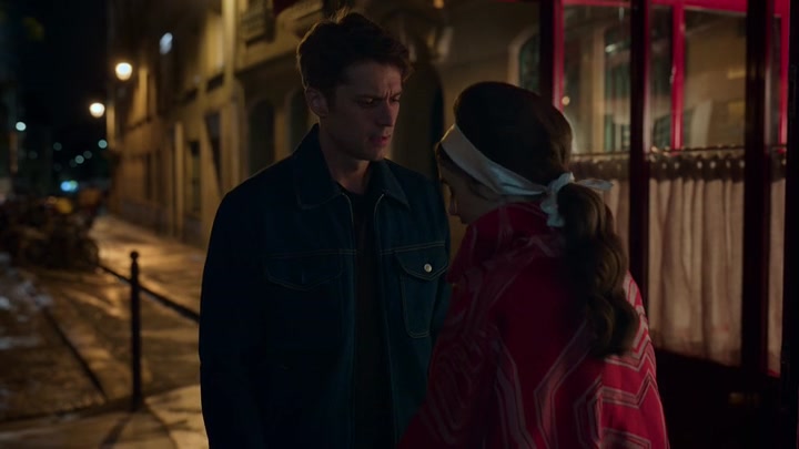 Emily_in_Paris_S02E05_WEBRip_x264-ION10_2638.jpg Emily_in_Paris_S02E05_WEBRip_x264-ION10_2638.jpg