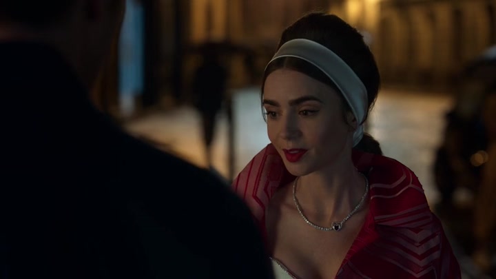 Emily_in_Paris_S02E05_WEBRip_x264-ION10_2639.jpg