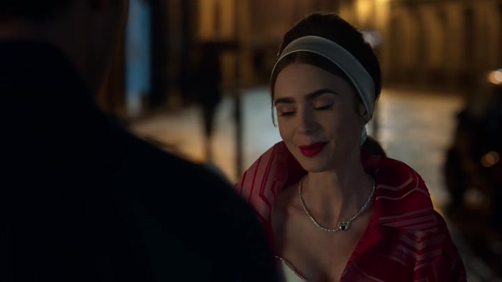 Emily_in_Paris_S02E05_WEBRip_x264-ION10_2641.jpg