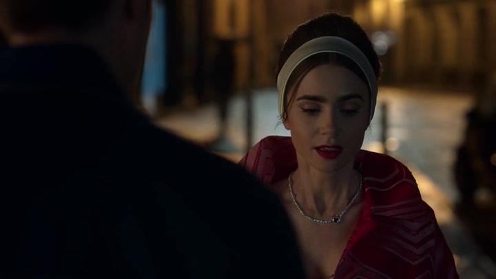 Emily_in_Paris_S02E05_WEBRip_x264-ION10_2646.jpg