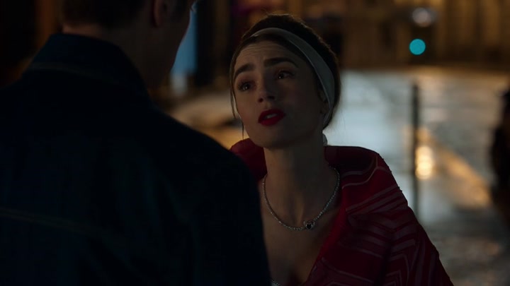 Emily_in_Paris_S02E05_WEBRip_x264-ION10_2676.jpg