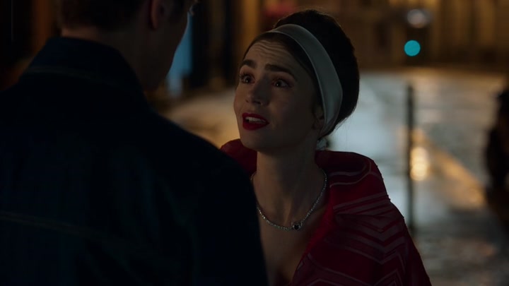 Emily_in_Paris_S02E05_WEBRip_x264-ION10_2682.jpg