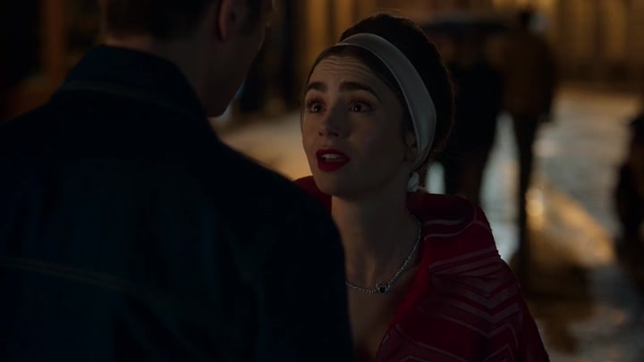 Emily_in_Paris_S02E05_WEBRip_x264-ION10_2694.jpg