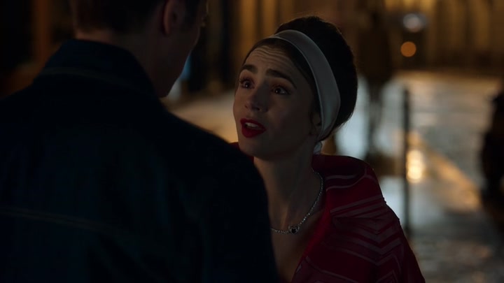 Emily_in_Paris_S02E05_WEBRip_x264-ION10_2700.jpg