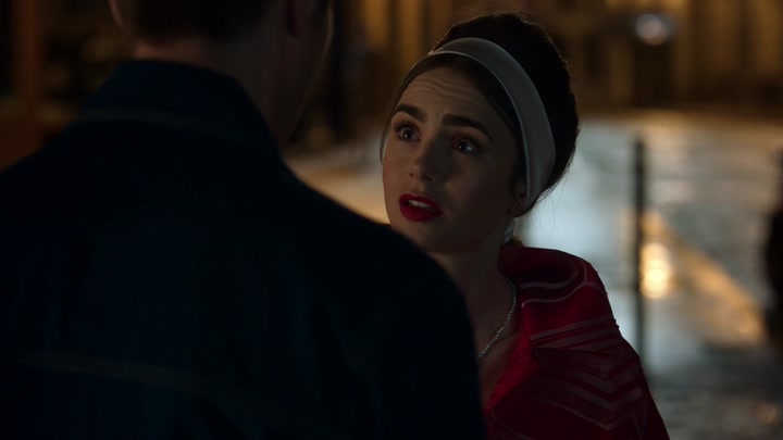 Emily_in_Paris_S02E05_WEBRip_x264-ION10_2720.jpg