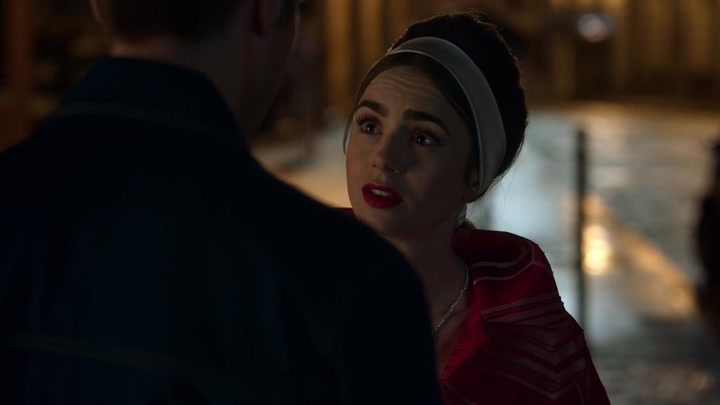 Emily_in_Paris_S02E05_WEBRip_x264-ION10_2723.jpg