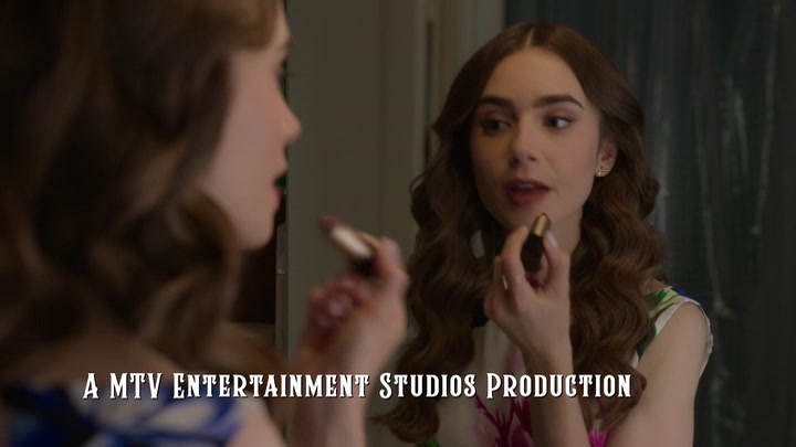 Emily_in_Paris_S02E06_WEBRip_x264-ION10_0026.jpg