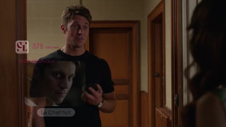 Emily_in_Paris_S02E06_WEBRip_x264-ION10_0046.jpg