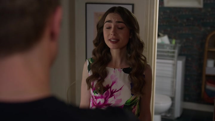 Emily_in_Paris_S02E06_WEBRip_x264-ION10_0060.jpg