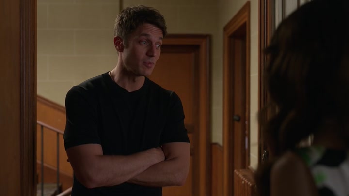 Emily_in_Paris_S02E06_WEBRip_x264-ION10_0073.jpg Emily_in_Paris_S02E06_WEBRip_x264-ION10_0073.jpg
