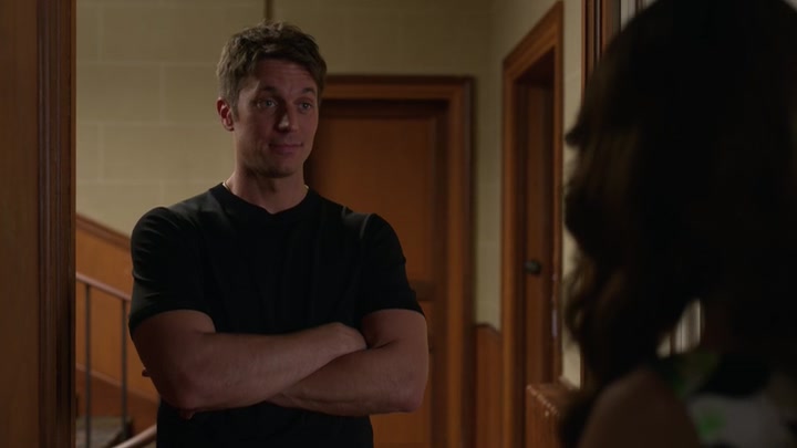 Emily_in_Paris_S02E06_WEBRip_x264-ION10_0087.jpg Emily_in_Paris_S02E06_WEBRip_x264-ION10_0087.jpg