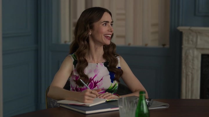 Emily_in_Paris_S02E06_WEBRip_x264-ION10_0131.jpg