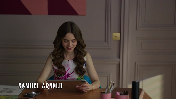 Emily_in_Paris_S02E06_WEBRip_x264-ION10_0248.jpg