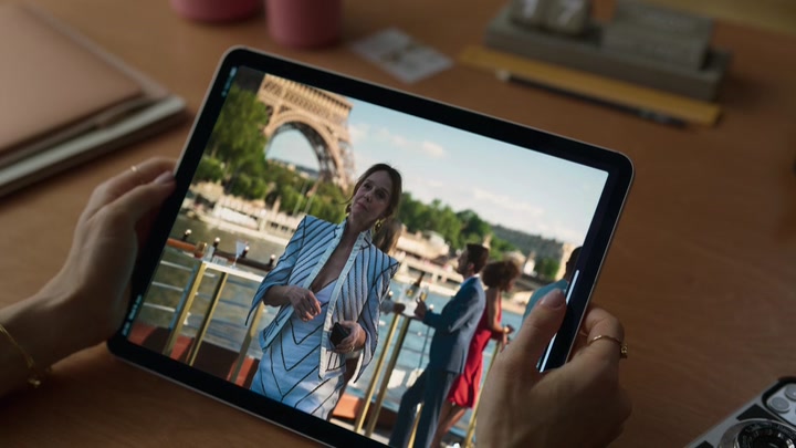 Emily_in_Paris_S02E06_WEBRip_x264-ION10_0253.jpg Emily_in_Paris_S02E06_WEBRip_x264-ION10_0253.jpg