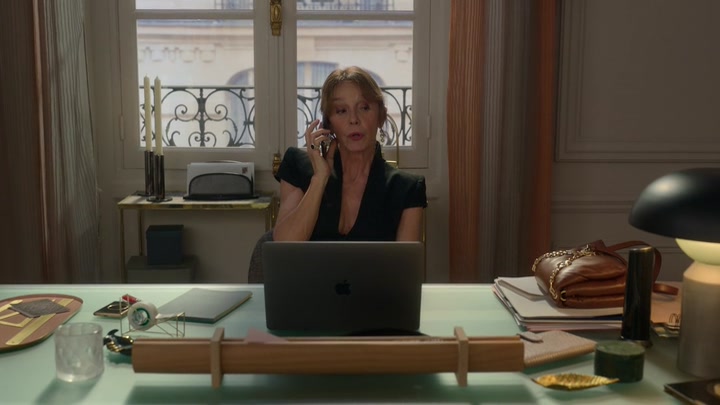 Emily_in_Paris_S02E06_WEBRip_x264-ION10_0344.jpg Emily_in_Paris_S02E06_WEBRip_x264-ION10_0344.jpg