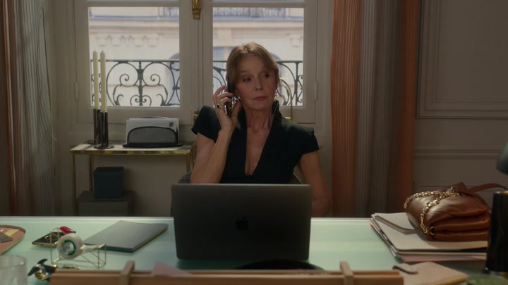Emily_in_Paris_S02E06_WEBRip_x264-ION10_0357.jpg Emily_in_Paris_S02E06_WEBRip_x264-ION10_0357.jpg