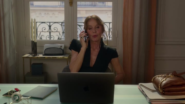 Emily_in_Paris_S02E06_WEBRip_x264-ION10_0362.jpg Emily_in_Paris_S02E06_WEBRip_x264-ION10_0362.jpg