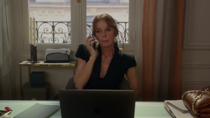 Emily_in_Paris_S02E06_WEBRip_x264-ION10_0373.jpg Emily_in_Paris_S02E06_WEBRip_x264-ION10_0373.jpg