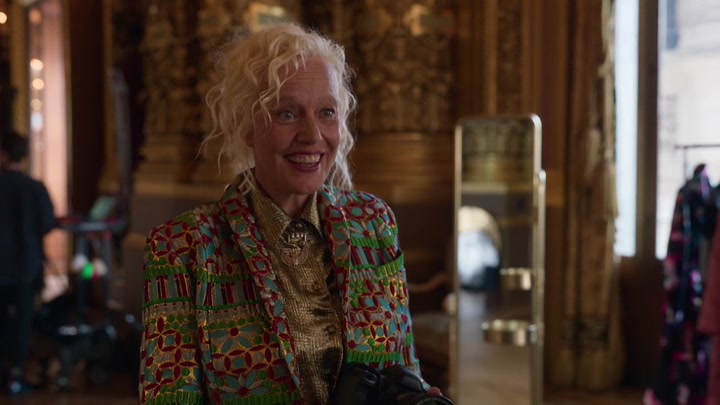 Emily_in_Paris_S02E06_WEBRip_x264-ION10_0473.jpg