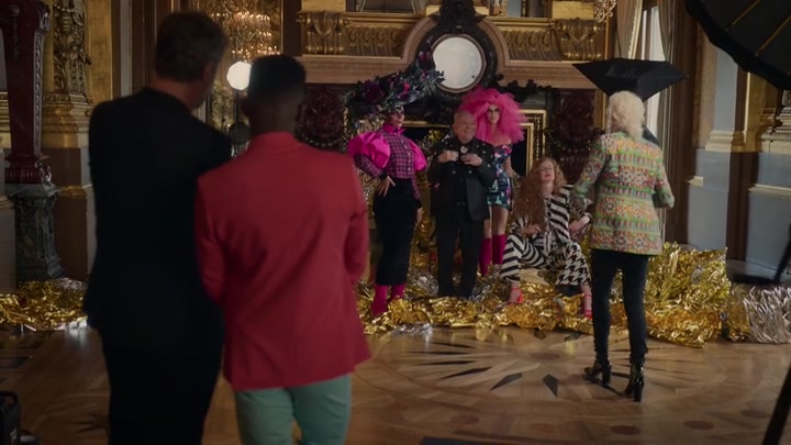 Emily_in_Paris_S02E06_WEBRip_x264-ION10_0569.jpg Emily_in_Paris_S02E06_WEBRip_x264-ION10_0569.jpg
