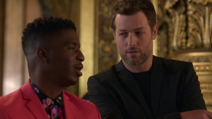 Emily_in_Paris_S02E06_WEBRip_x264-ION10_0603.jpg