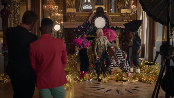 Emily_in_Paris_S02E06_WEBRip_x264-ION10_0613.jpg Emily_in_Paris_S02E06_WEBRip_x264-ION10_0613.jpg