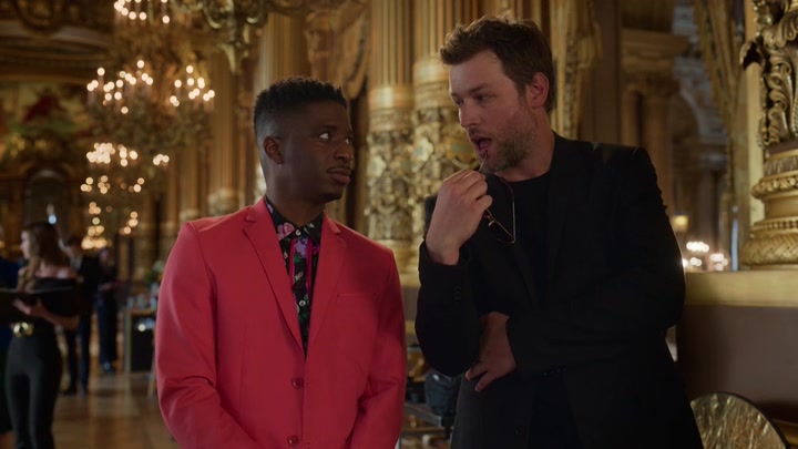 Emily_in_Paris_S02E06_WEBRip_x264-ION10_0616.jpg