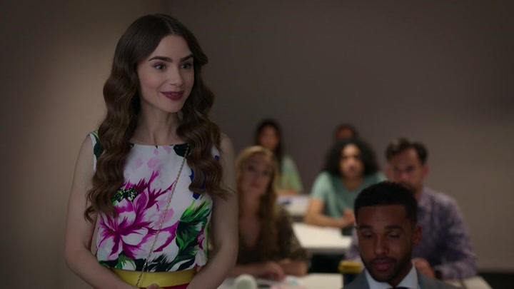 Emily_in_Paris_S02E06_WEBRip_x264-ION10_0644.jpg