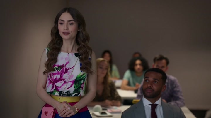 Emily_in_Paris_S02E06_WEBRip_x264-ION10_0650.jpg