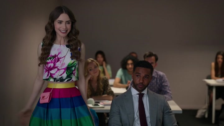 Emily_in_Paris_S02E06_WEBRip_x264-ION10_0658.jpg