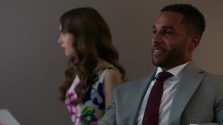 Emily_in_Paris_S02E06_WEBRip_x264-ION10_0698.jpg