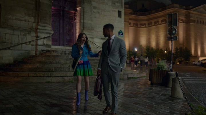 Emily_in_Paris_S02E06_WEBRip_x264-ION10_0701.jpg