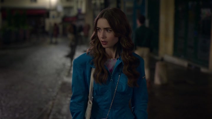 Emily_in_Paris_S02E06_WEBRip_x264-ION10_0744.jpg