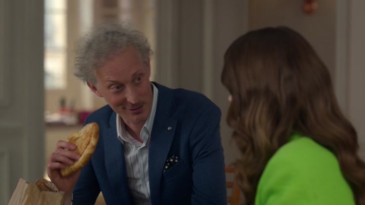 Emily_in_Paris_S02E06_WEBRip_x264-ION10_0844.jpg Emily_in_Paris_S02E06_WEBRip_x264-ION10_0844.jpg