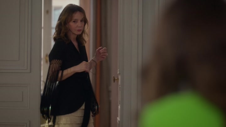 Emily_in_Paris_S02E06_WEBRip_x264-ION10_0885.jpg Emily_in_Paris_S02E06_WEBRip_x264-ION10_0885.jpg
