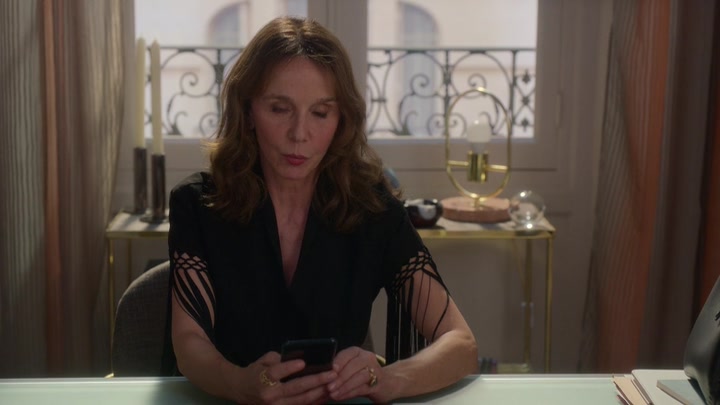 Emily_in_Paris_S02E06_WEBRip_x264-ION10_0956.jpg Emily_in_Paris_S02E06_WEBRip_x264-ION10_0956.jpg